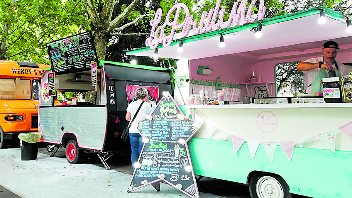 Imagen de un evento con food trucks, de las que se quejan en la Asociación de Hostelería.