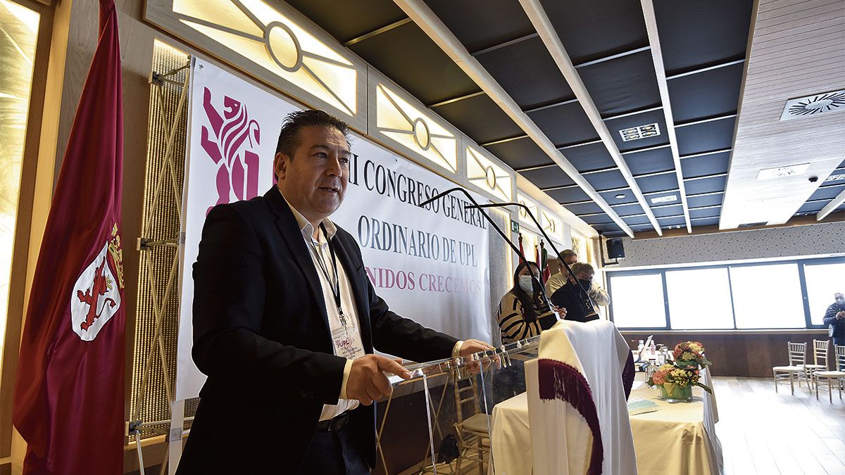 El secretario general de UPL, Luis Mariano Santos, durante el último congreso del partido. | SAÚL ARÉN