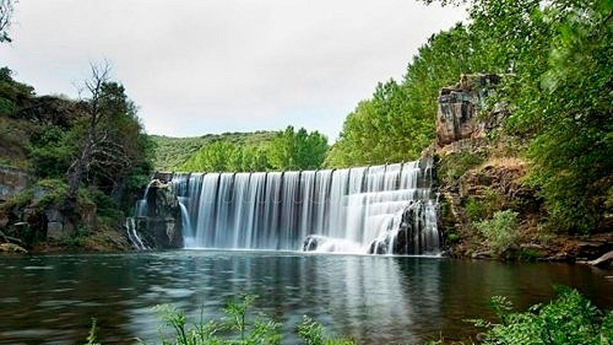 El Salto del Pelgo, sobre el río Burbia, entre toral y Corullón.