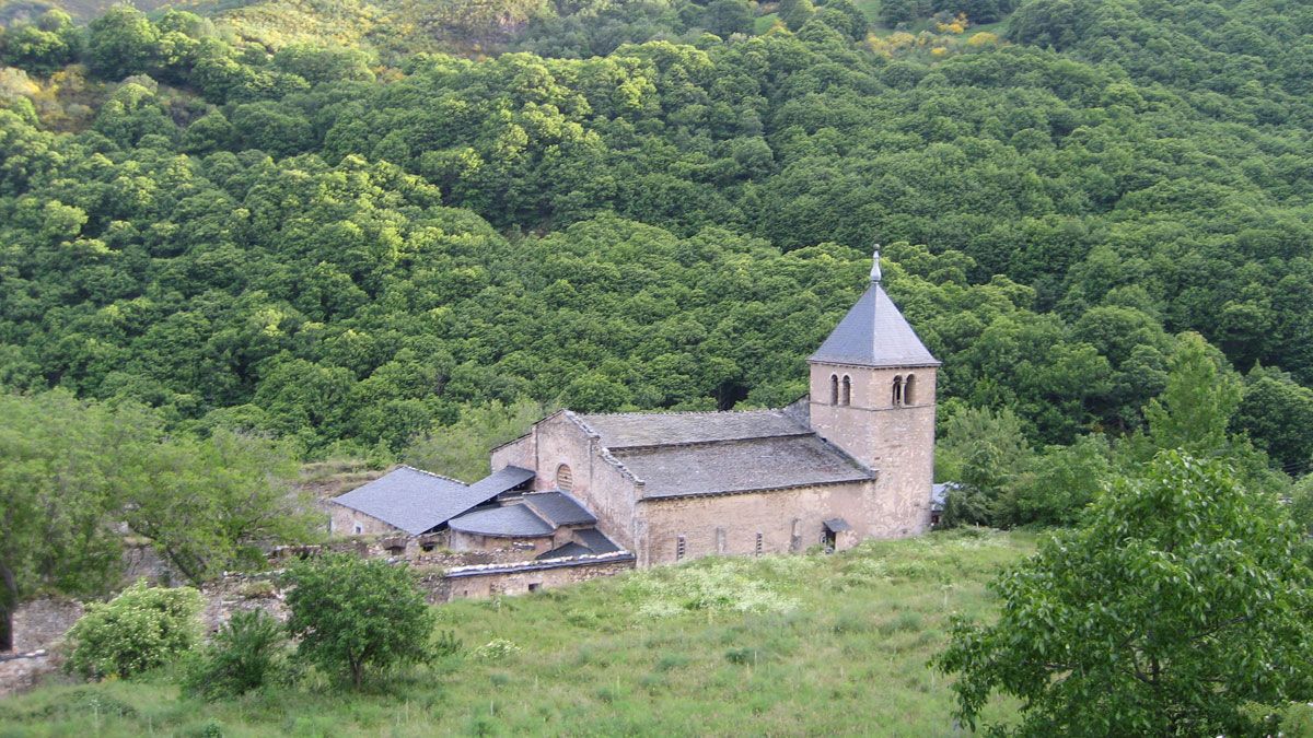 Monasterio de San Pedro de Montes, una de las joyas arquitectónicas de la Tebaida berciana. | L. N. C.