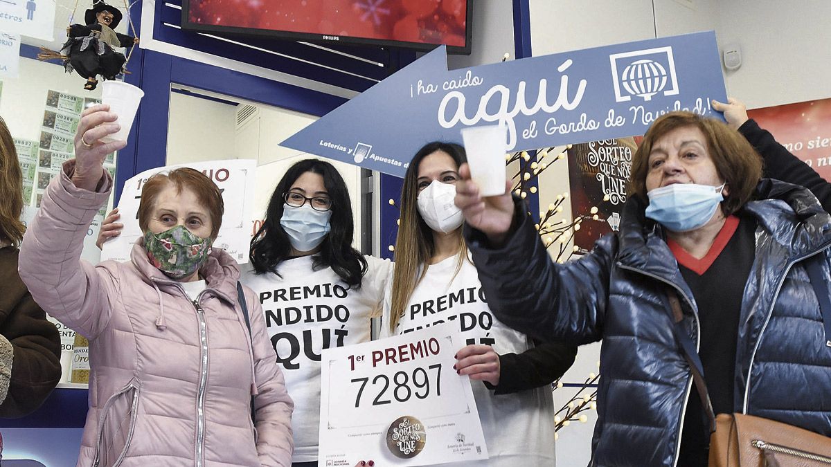 La administración de Loterías y Apuestas del Estado en Boñar repartió el año pasado parte del 'Gordo'. | ICAL