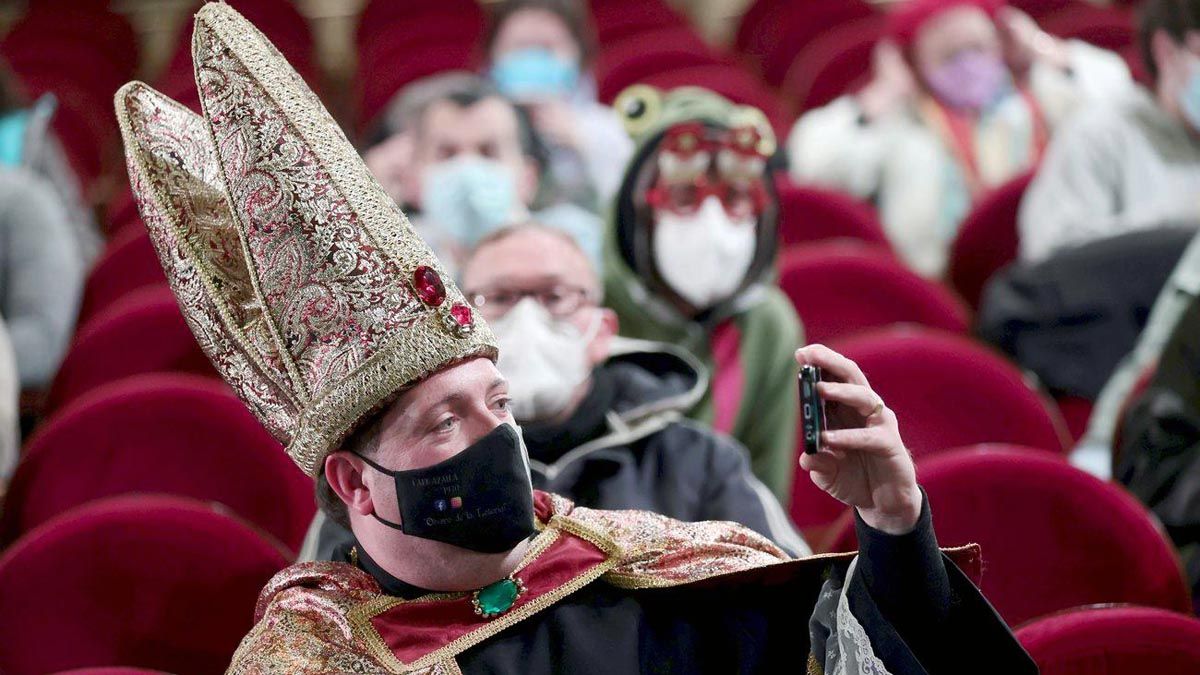 El hostelero leonés Juan López es el 'obispo de la lotería'. | EUROPA PRESS