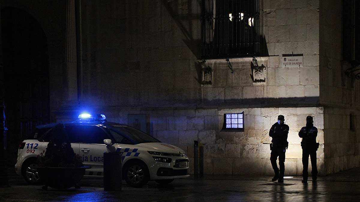 Imagen de archivo de una ronda de vigilancia nocturna. | ICAL