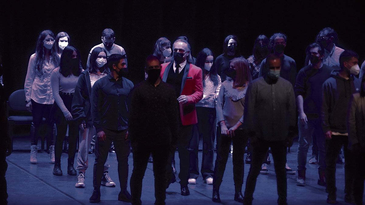 El francés Jeff Toussaint realizó ayer en el Auditorio un sorprendente espectáculo de hipnosis colectiva. | SAÚL ARÉN