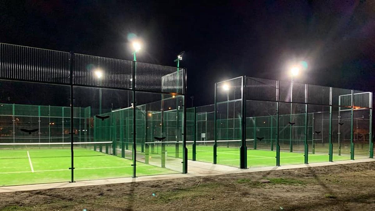 Una imagen de las nuevas canchas de pádel de Veguellina. | P.F.