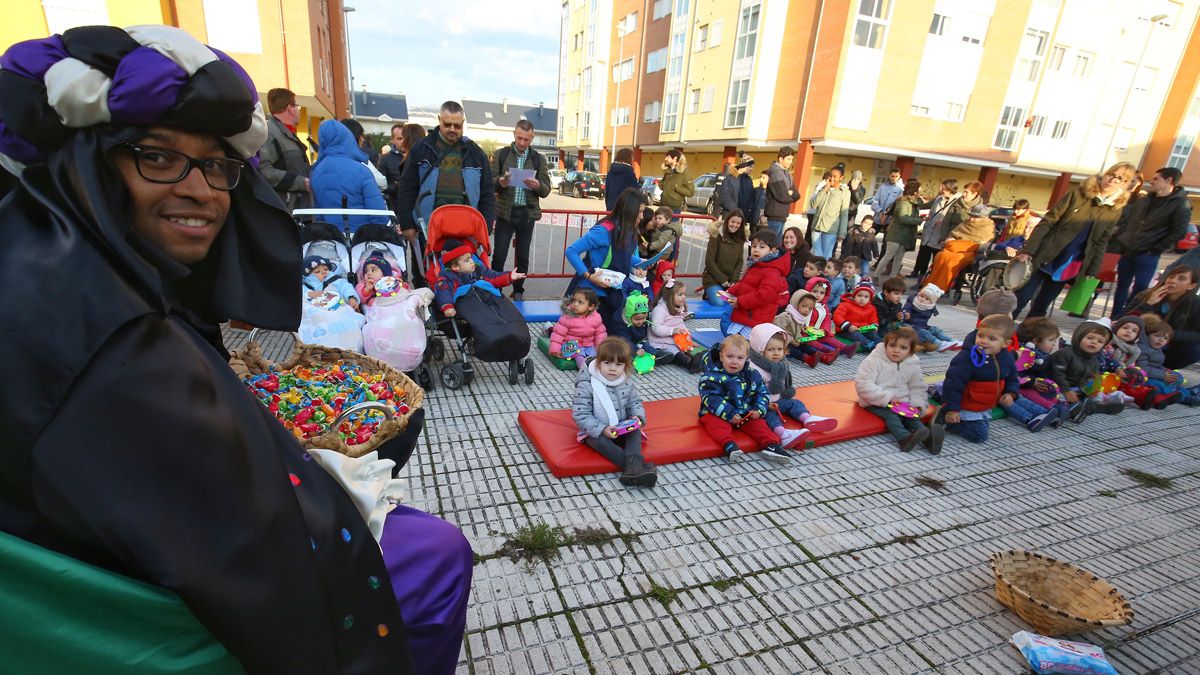 Imagen de archivo del Mago Chalupa, con los niños en Ponferrada. | Ical