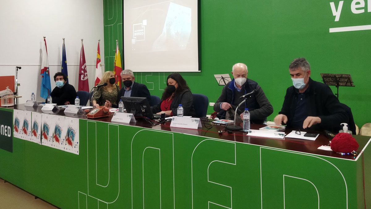 Presentación del libro en las dependencias de la UNED.