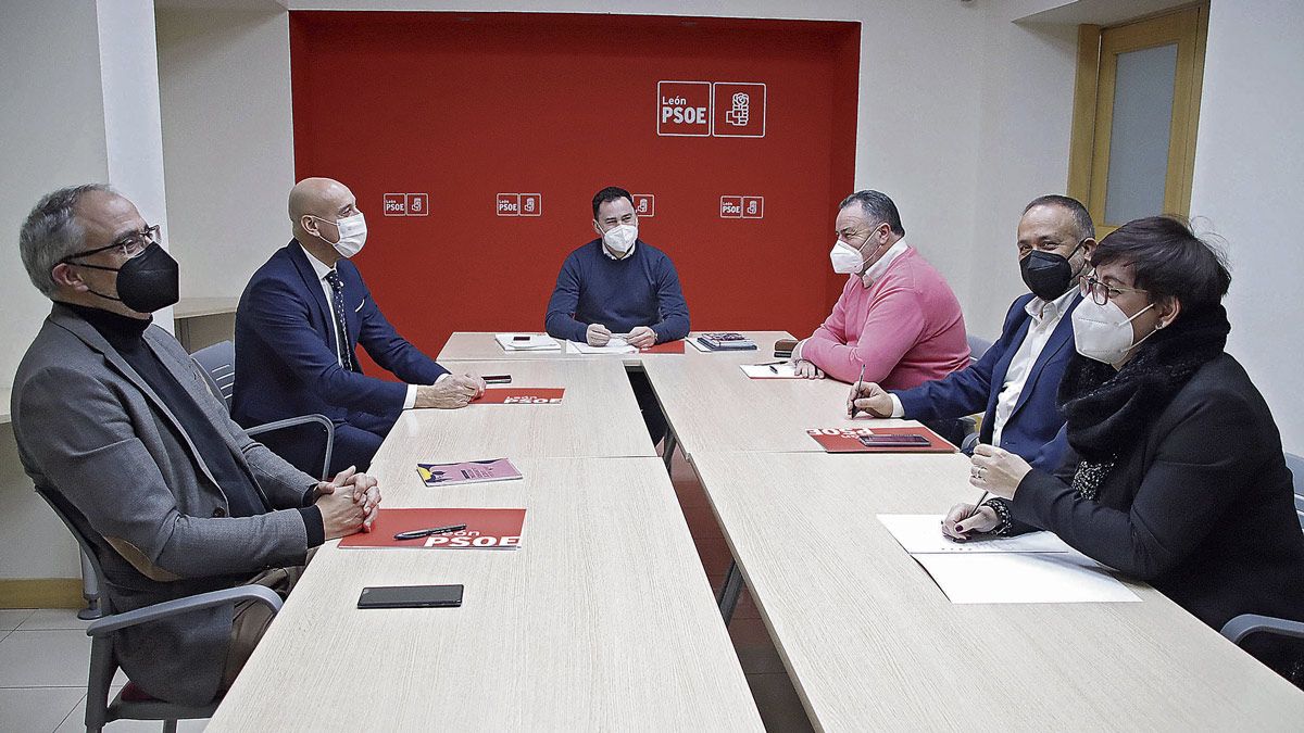 Olegario Ramón, José Antonio Diez, Javier Alfonso Cendón, Eduardo Morán, Gerardo Álvarez Courel y Camino Cabañas. | ICAL