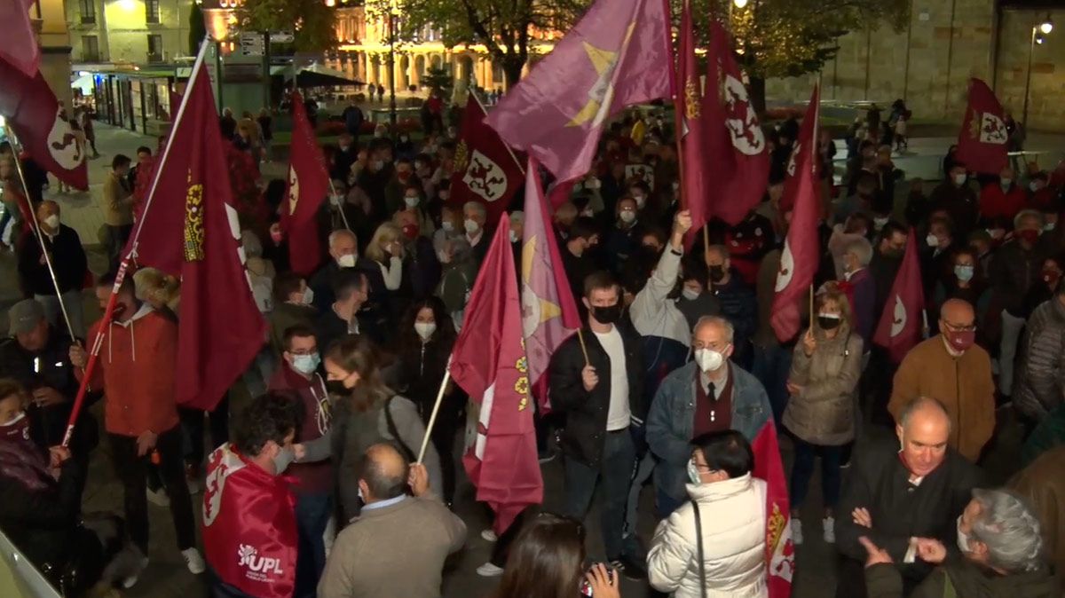 Imagen de la manifestación organizada por Conceyu País Llionés en octubre. | L.N.C.