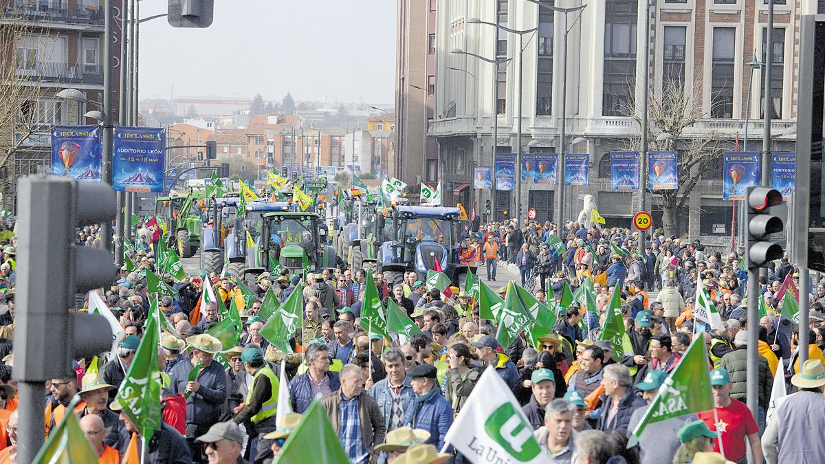 Imagen de archivo de la tractorada celebrada en León en 2020. | L.N.C.