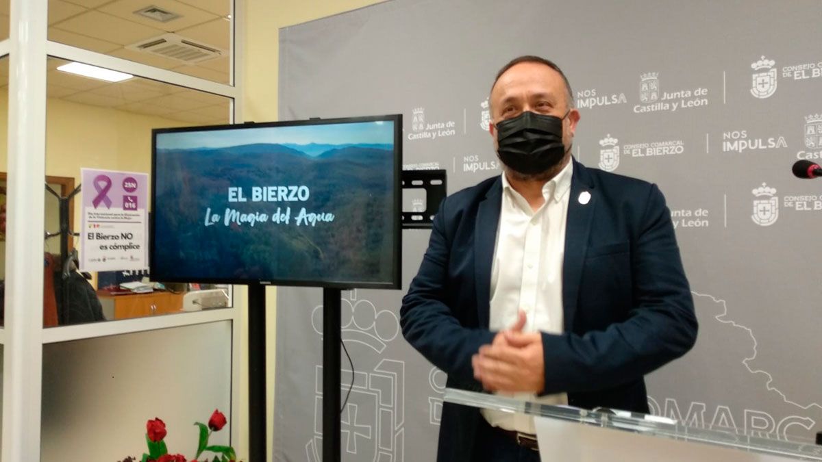 El presidente del Consejo presentando el vídeo que se llevará a Fitur.