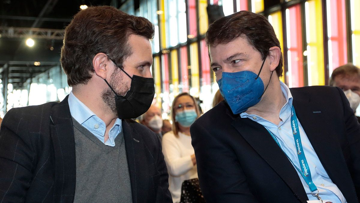 Pablo Casado y Alfonso Fernández Mañueco en el Congreso Autonómico del PP celebrado en León. | CAMPILLO / ICAL