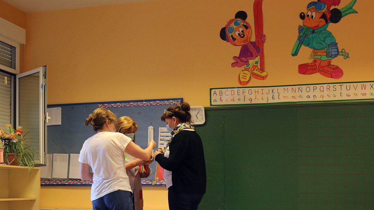 Profesoras preparan una clase durante la pandemia. | ICAL