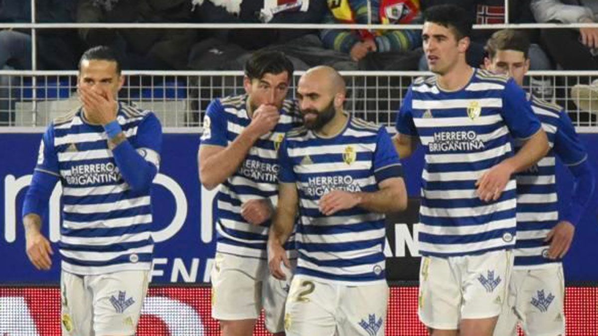 La Ponferradina celebra uno de sus goles en Huesca. | LALIGA
