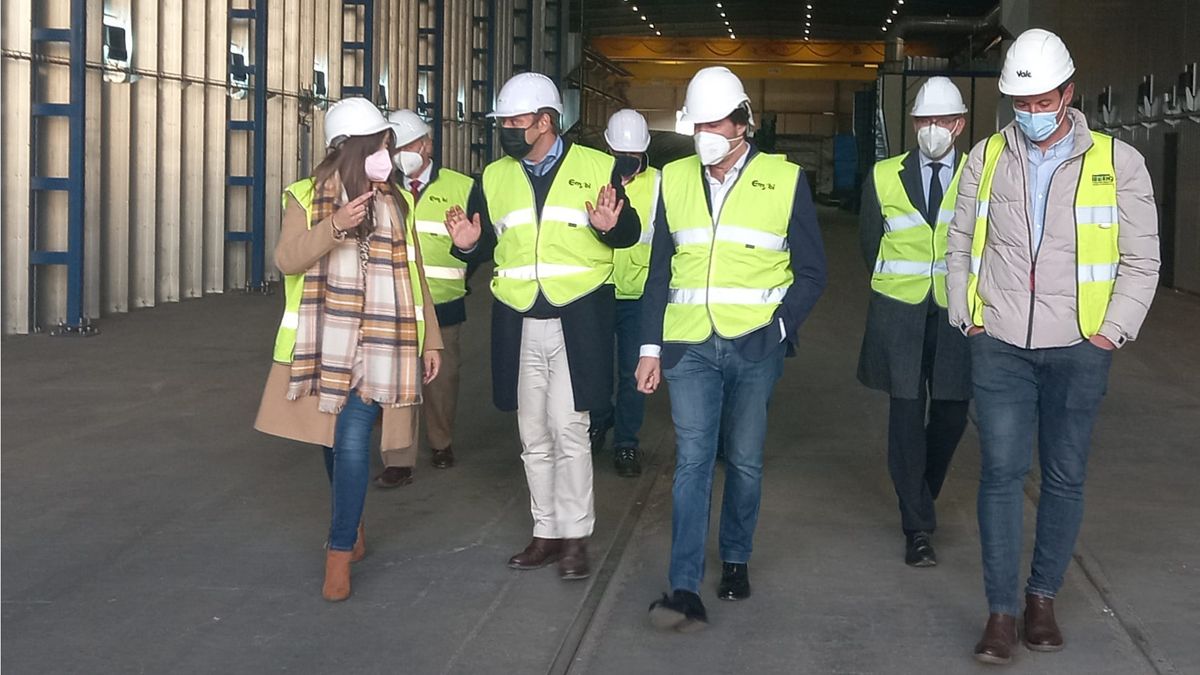 Visita de los candidatos del PP en León a Emobi. | L.N.C