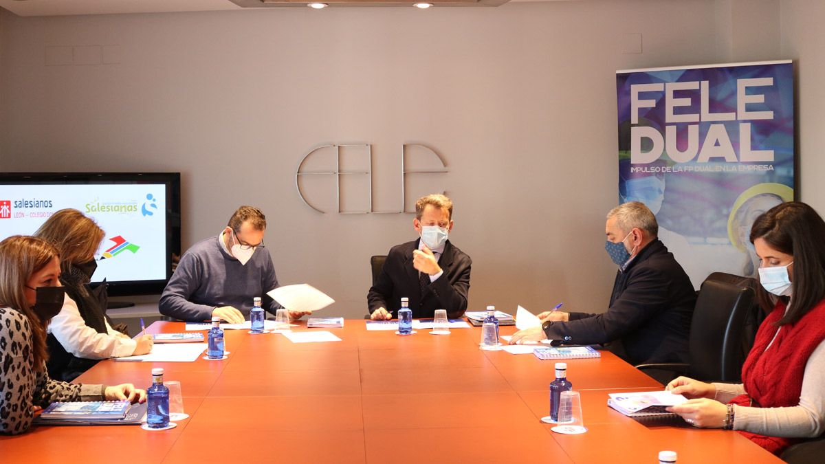 Reunión en la sede de la Fele para la puesta en marcha del proyecto. | L.N.C.
