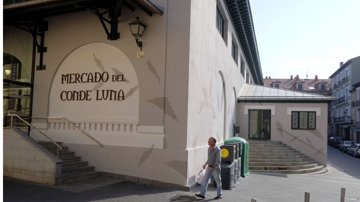 Imagen exterior del mercado del Conde Luna. | DANIEL MARTÍN