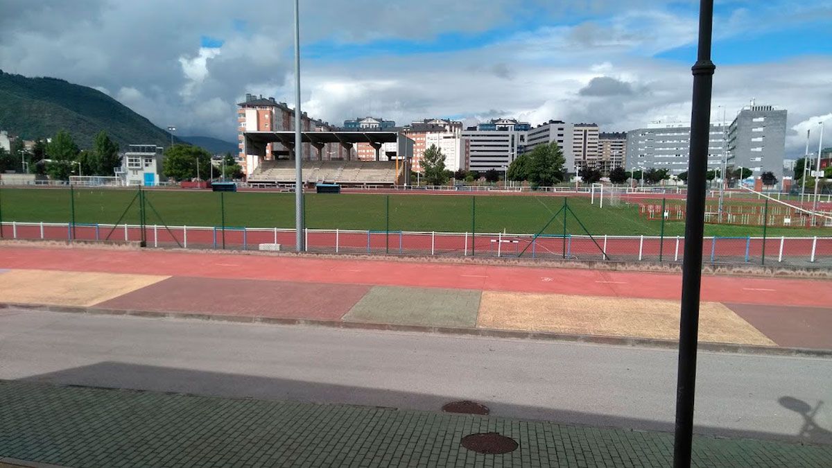 Pistas de atletismo del Colomán Trabado en Ponferrada.