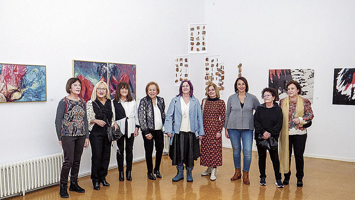 Inauguración de la exposición ‘Nada y más’ del colectivo Nosotras en el Ateneo Cultural El Albéitar. | VICENTE GARCÍA