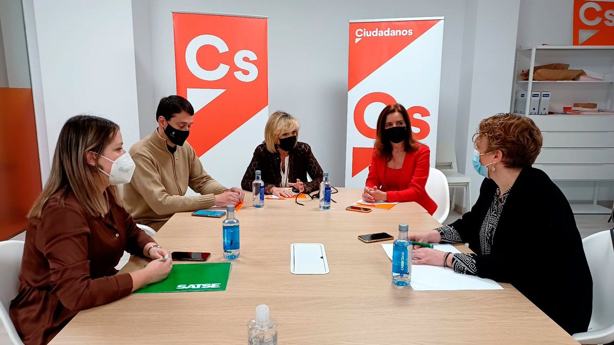 Reunión del grupo de Ciudadanos con Satse en León. | L.N.C.