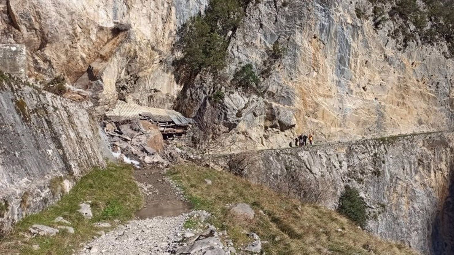 derrumbe-ruta-del-cares-922022.jpg derrumbe-ruta-del-cares-922022.jpg