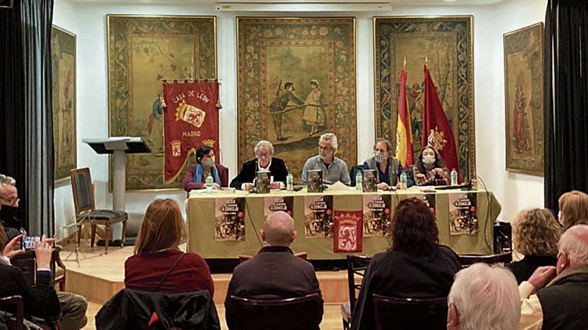 González Matorra presentó su novela en la Casa de León en Madrid muy «arropado». | L.N.C.