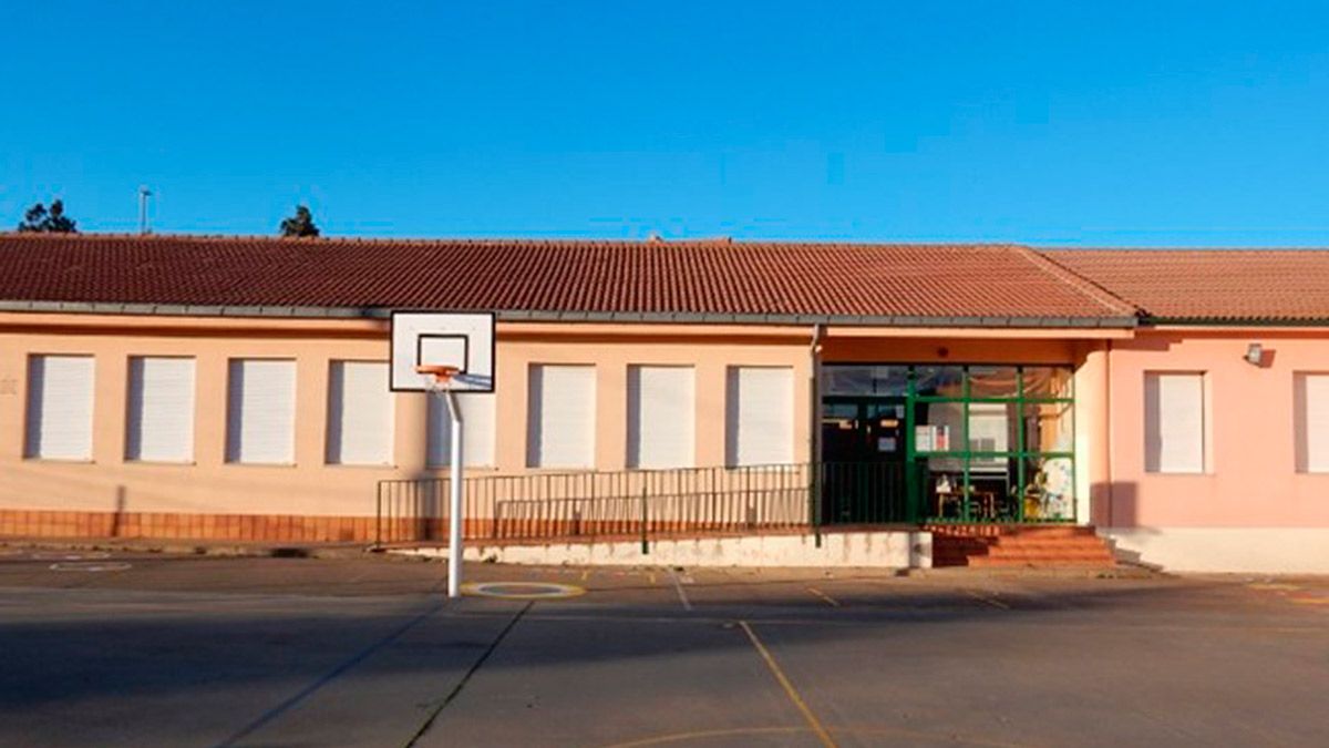 Imagen de archivo del colegio de Lorenzana, en el municipio de Cuadros. | L.N.C.