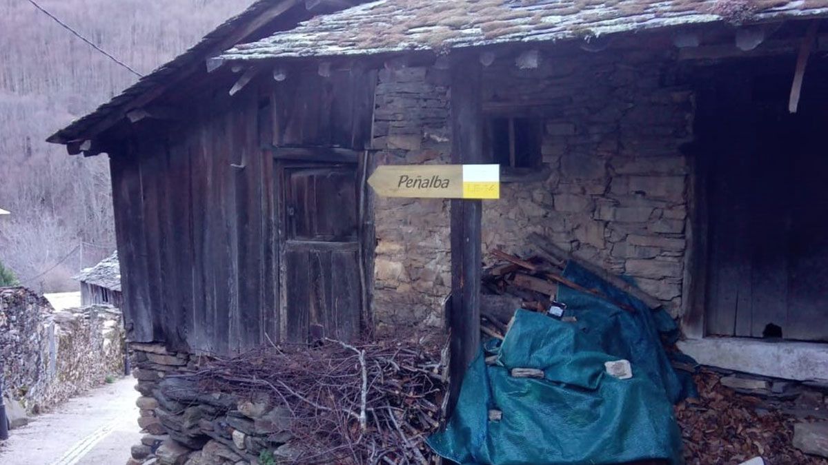Algunas de las señales que se han colocado en la ruta.