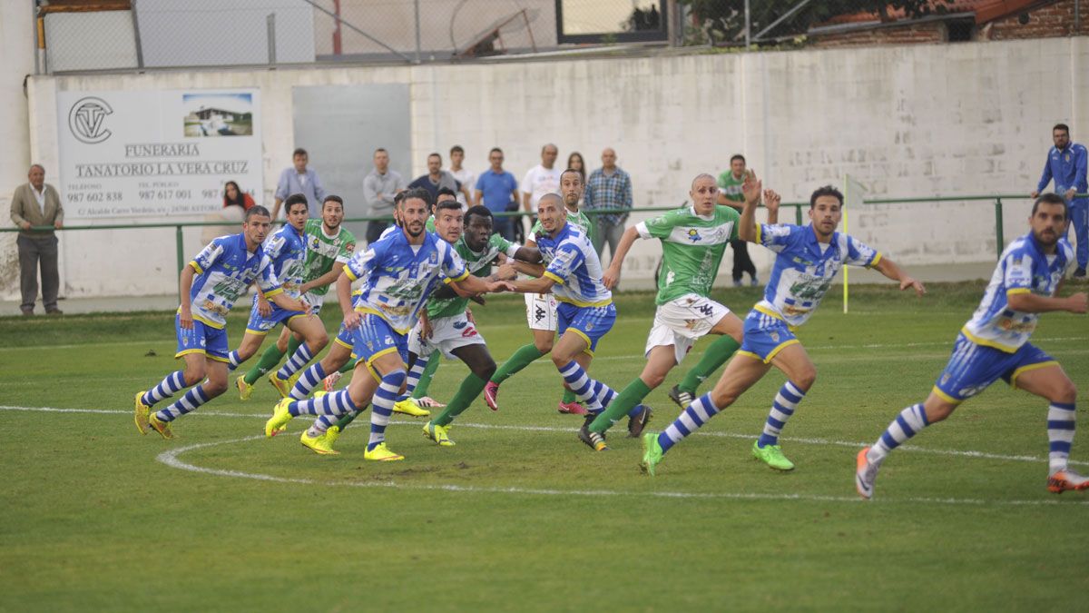 ElAtlético Astorga tratará de lograr de una vez por todas su primera victoria del año en casa. | MAURICIO PEÑA