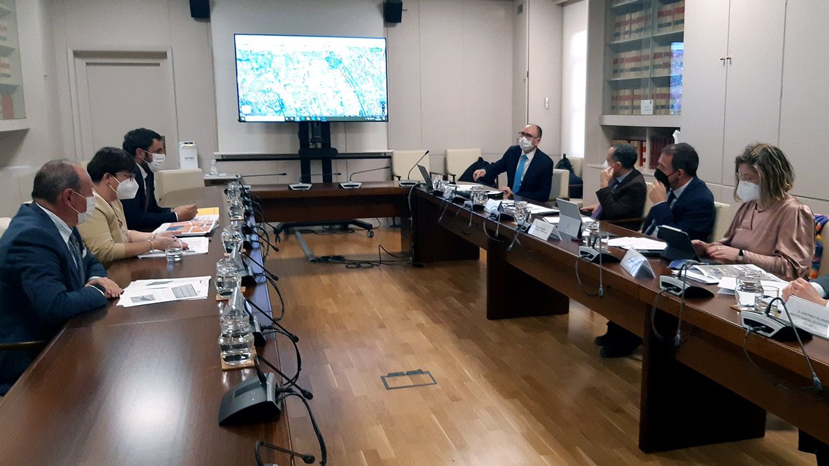 Reunión en la sede del Ministerio de Transportes, Movilidad y Agenda Urbana. | L.N.C.