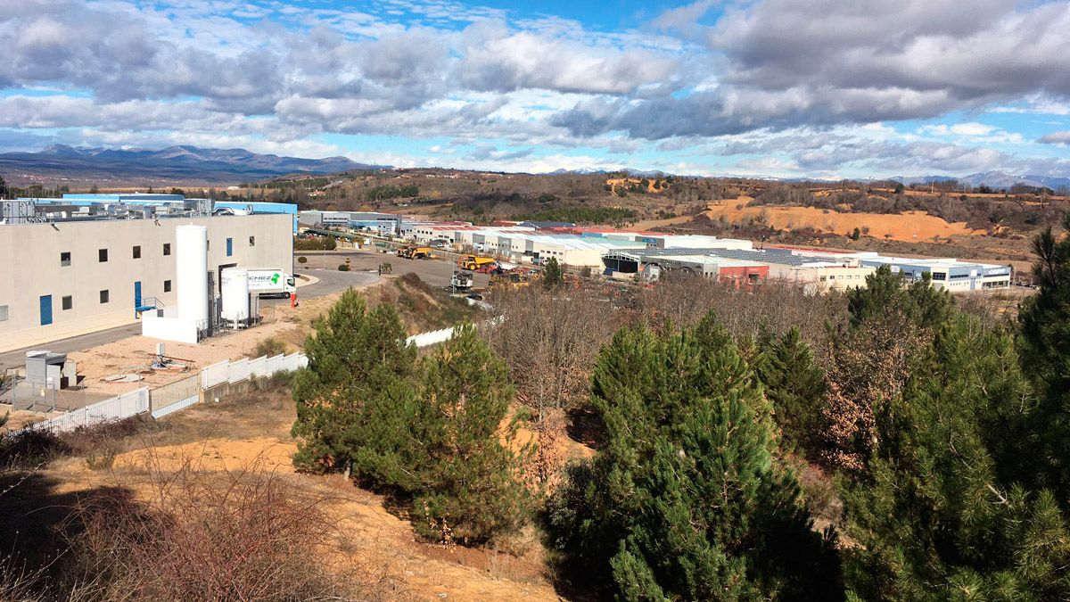 Vista general del polígono industrial de Villaquilambre, que mejorará sus instalaciones con este proyecto. | L.N.C.