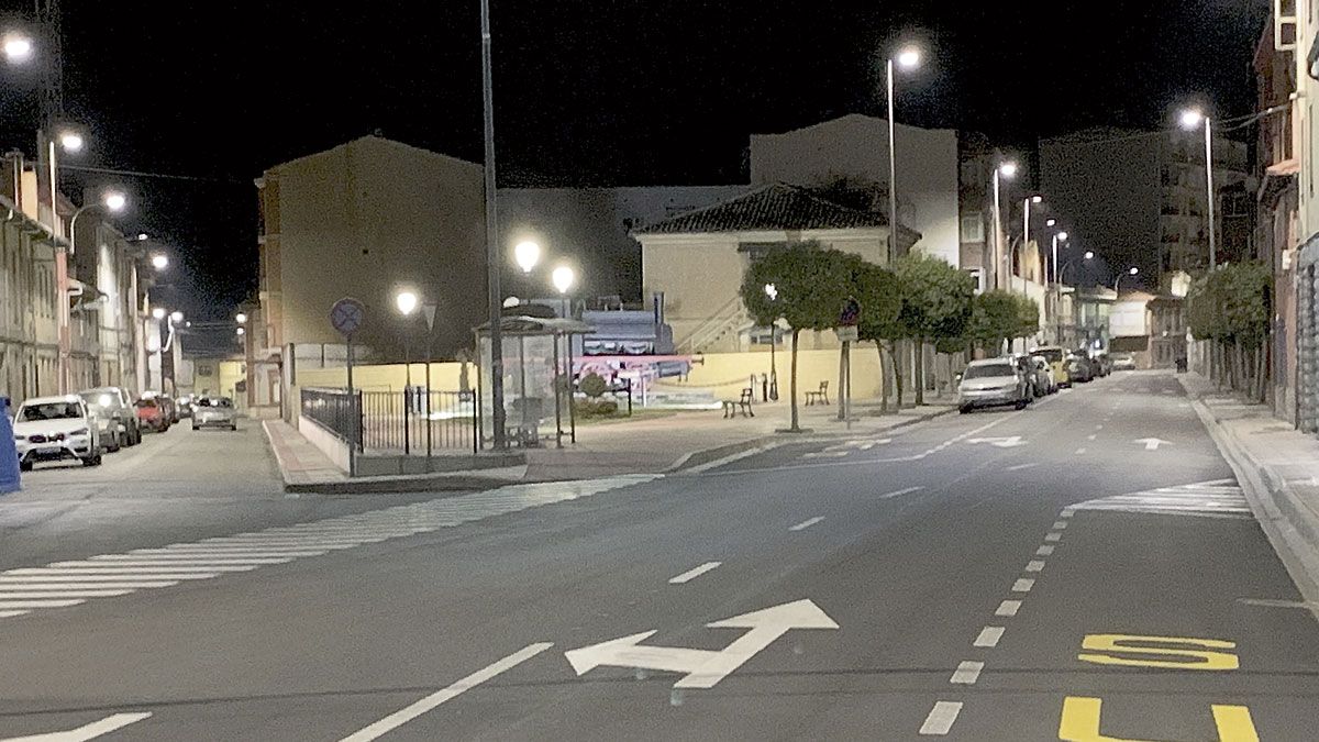 En la fotografía, detalle de una zona de la calle principal de la localidad de La Robla tras la renovación. | L.N.C.