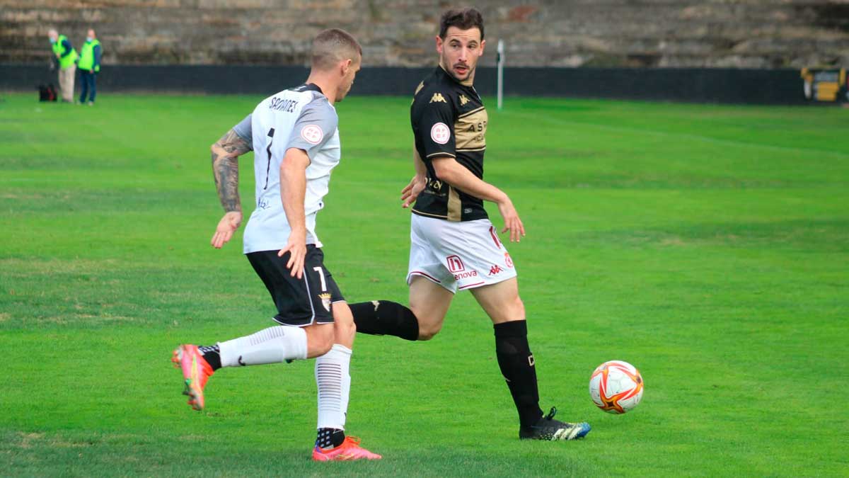 Imagen del partido de la primera vuelta entre Tudelano y Cultural. | ISAAC LLAMAZARES