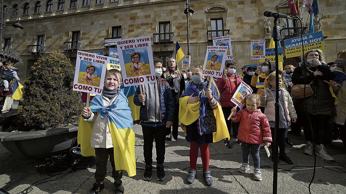 Imagen de archivo de una concentración en León a favor de Ucrania. | L.N.C.