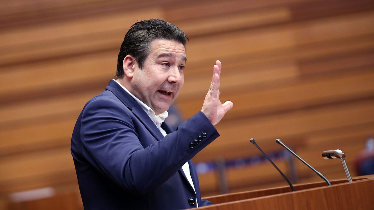 Luis Mariano Santos durante una intervención en las Cortes. | L.N.C.