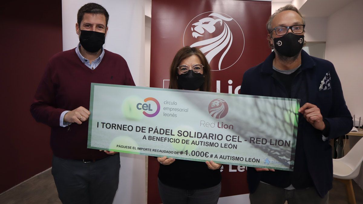 cheque-solidario-autismo-leon-red-lion-09032022.jpg