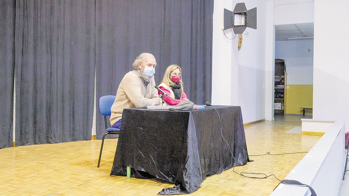 Fulgencio Fernández visitó el colegio La Palomera con motivo del 8-M. | L.N.C.