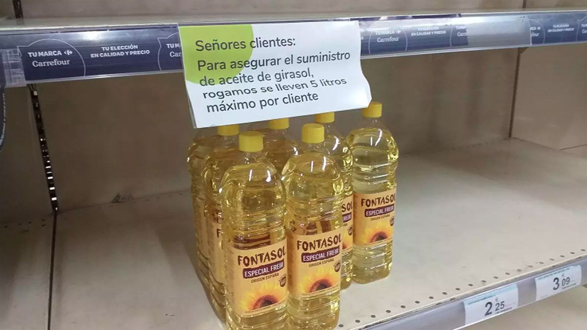 La falta de aceite de girasol ya se nota en muchos establecimientos. | EP