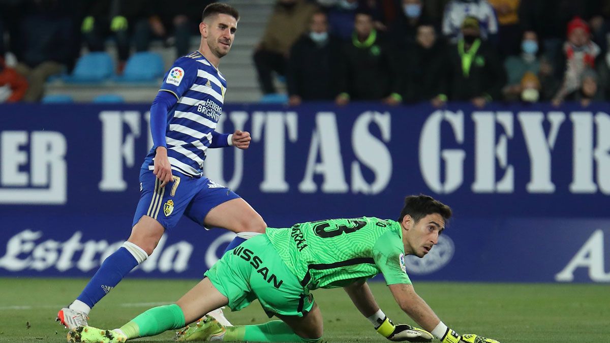 Ojeda, durante un partido con la Deportiva. | LA LIGA