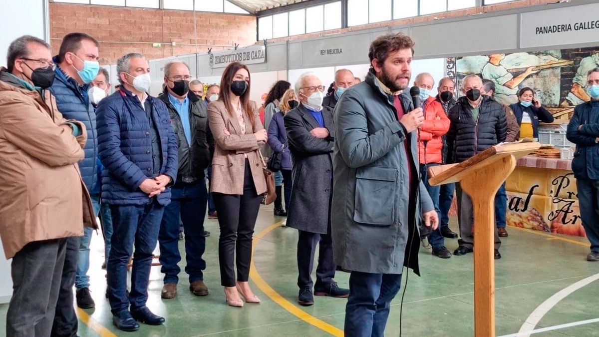 El senador Javier Santiago Vélez inauguró la feria. | PPL