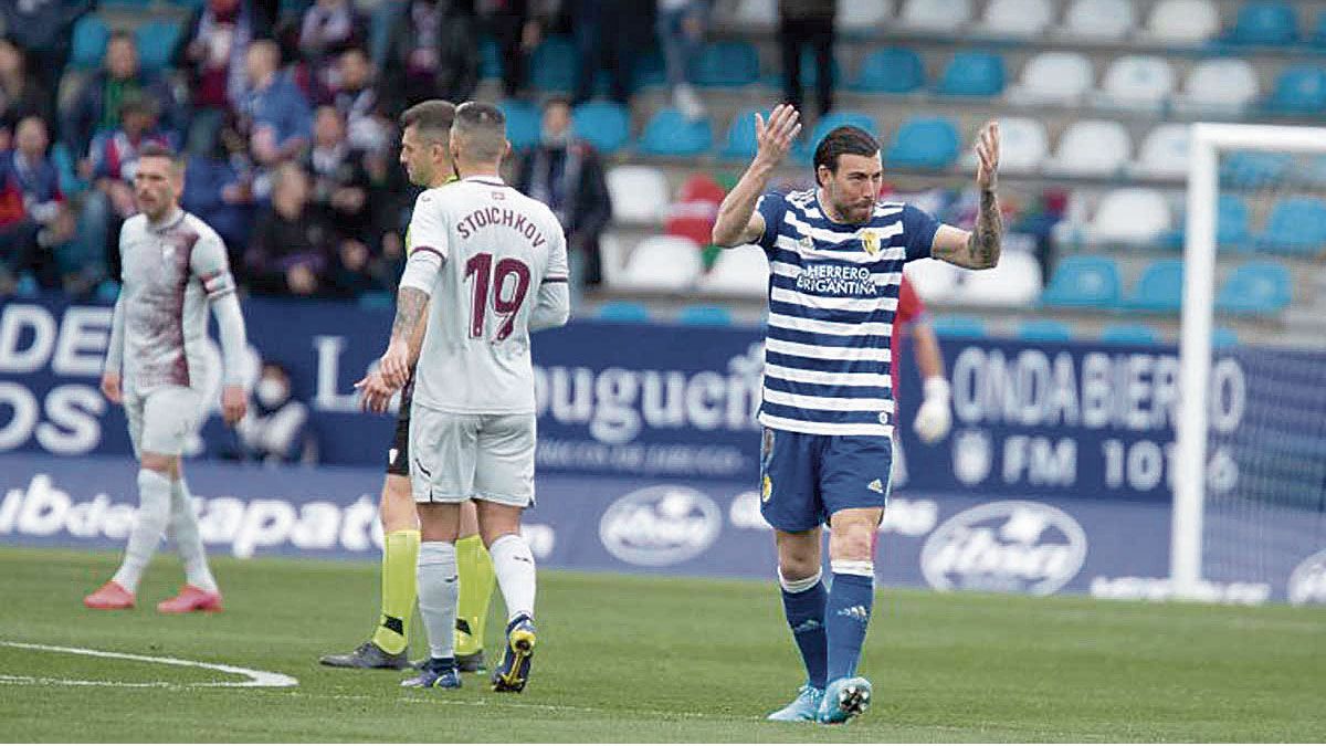 Enrich, tras marcar el gol ante el Eibar. | LA LIGA