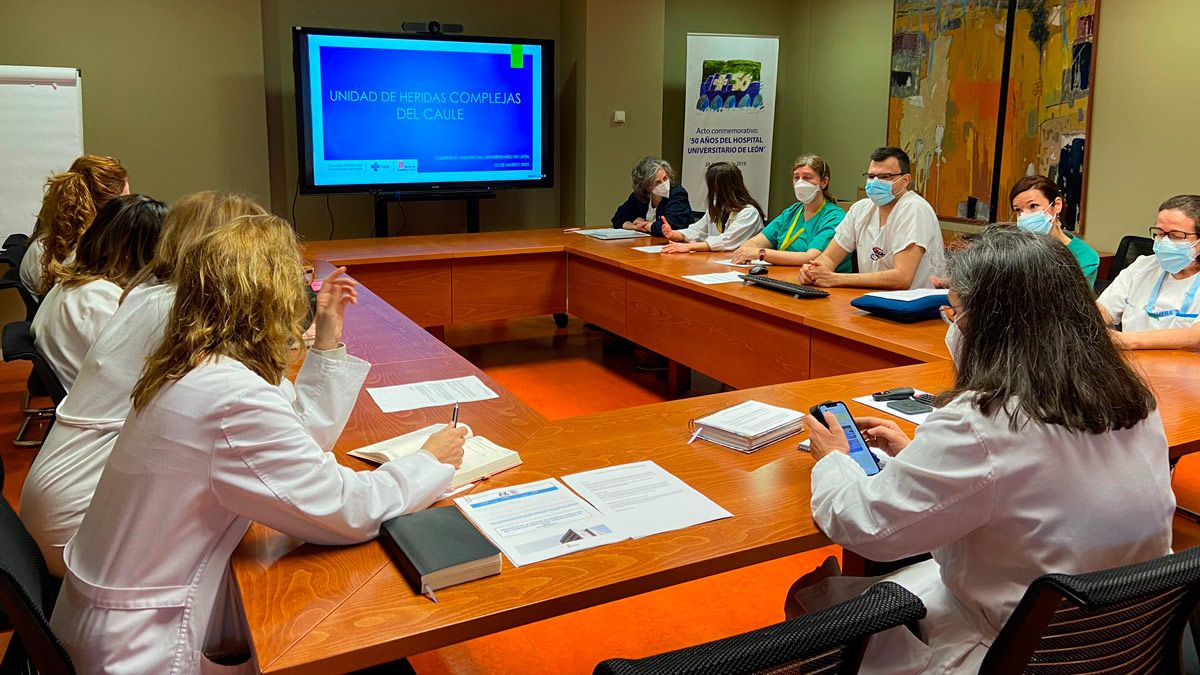 Grupo multidisciplinar para la atención de heridas complejas. | L.N.C.