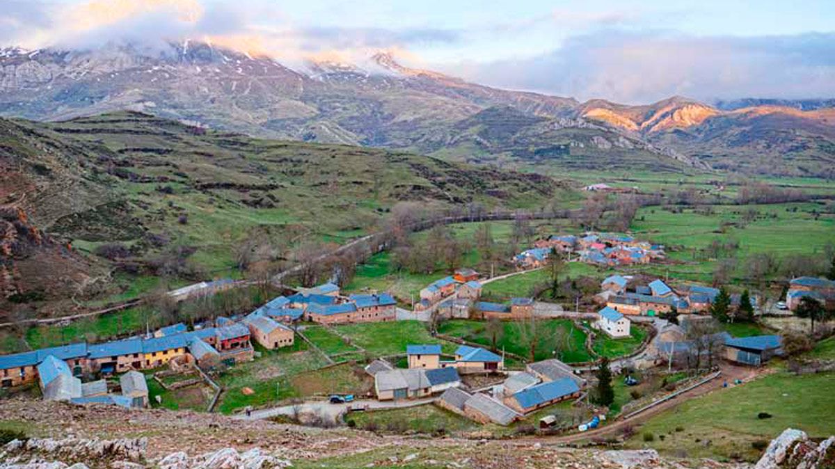 La plataforma busca construir nuevas oportunidades en lugares como Babia. | VICENTE GARCÍA La plataforma busca construir nuevas oportunidades en lugares como Babia. | VICENTE GARCÍA