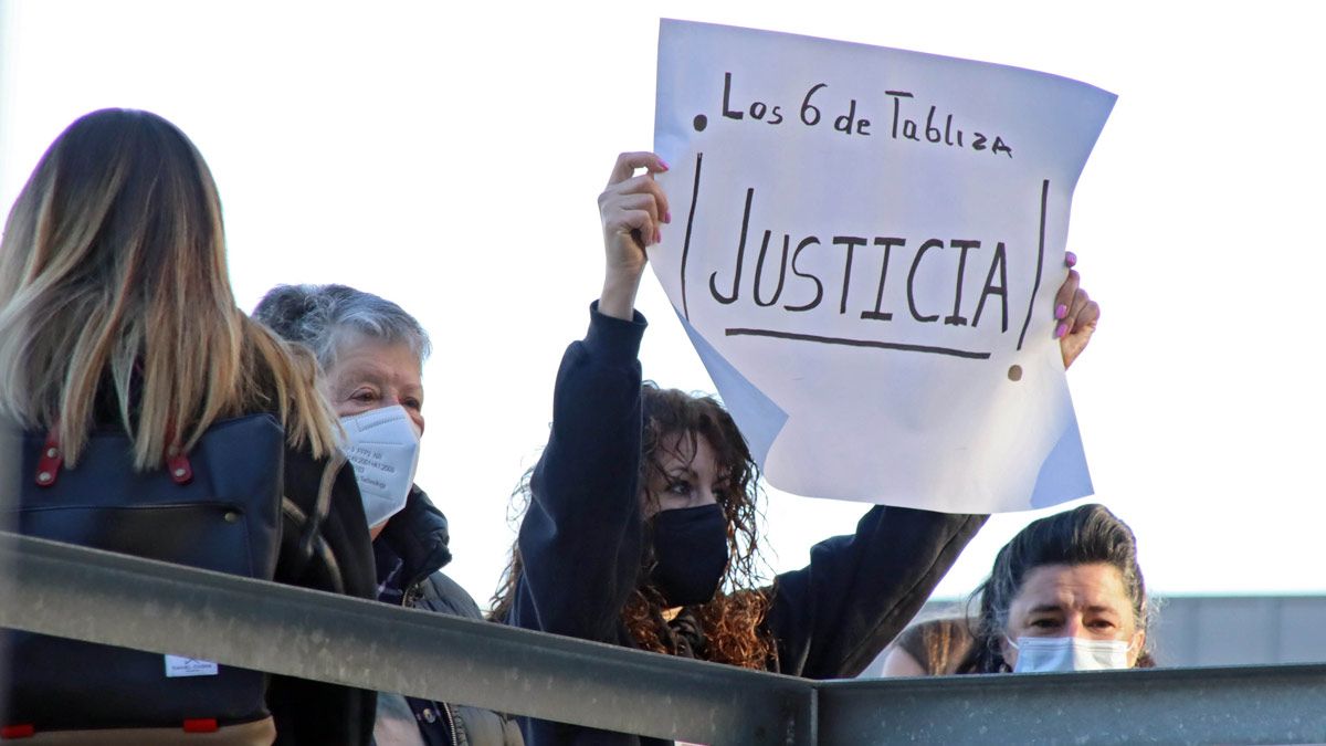 Familiares de los mineros fallecidos piden justicia. | PEIO GARCÍA / ICAL