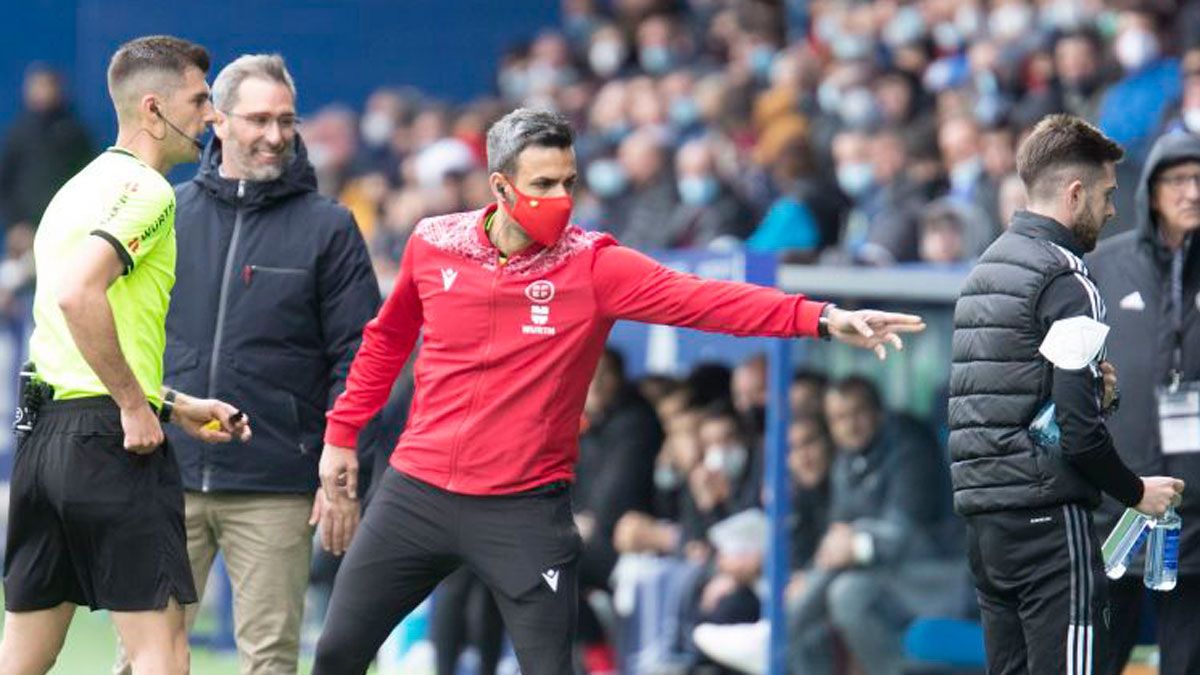 Bolo sonríe irónicamente durante la expulsión de Saverio el domingo. | LALIGA