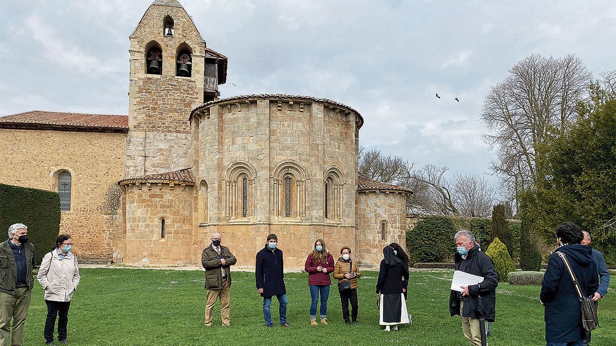 Tras la reunión hubo una visita al Monasterio de Carrizo. | L.N.C.