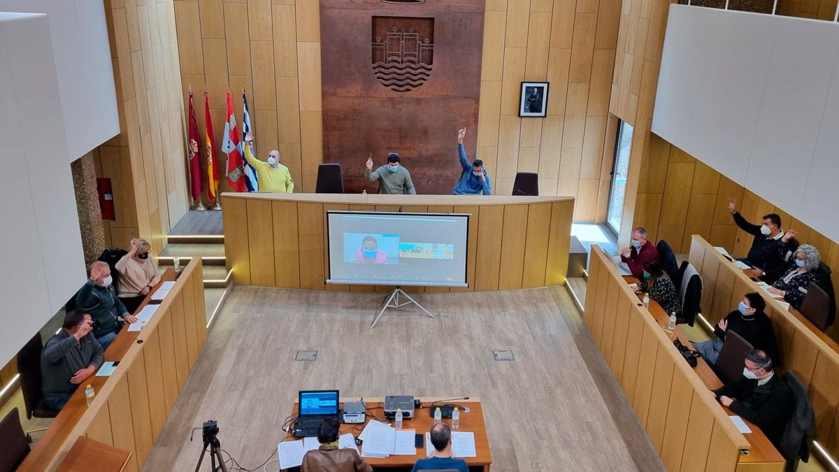 Un instante de la sesión plenaria celebrada en Villaquilambre. | L.N.C.
