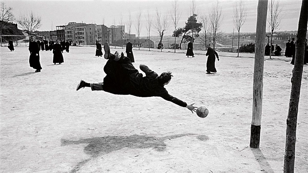 ‘Seminario’ (1960), la primera fotografía que adquirió el MoMA a un fotógrafo español. | RAMÓN MASATS