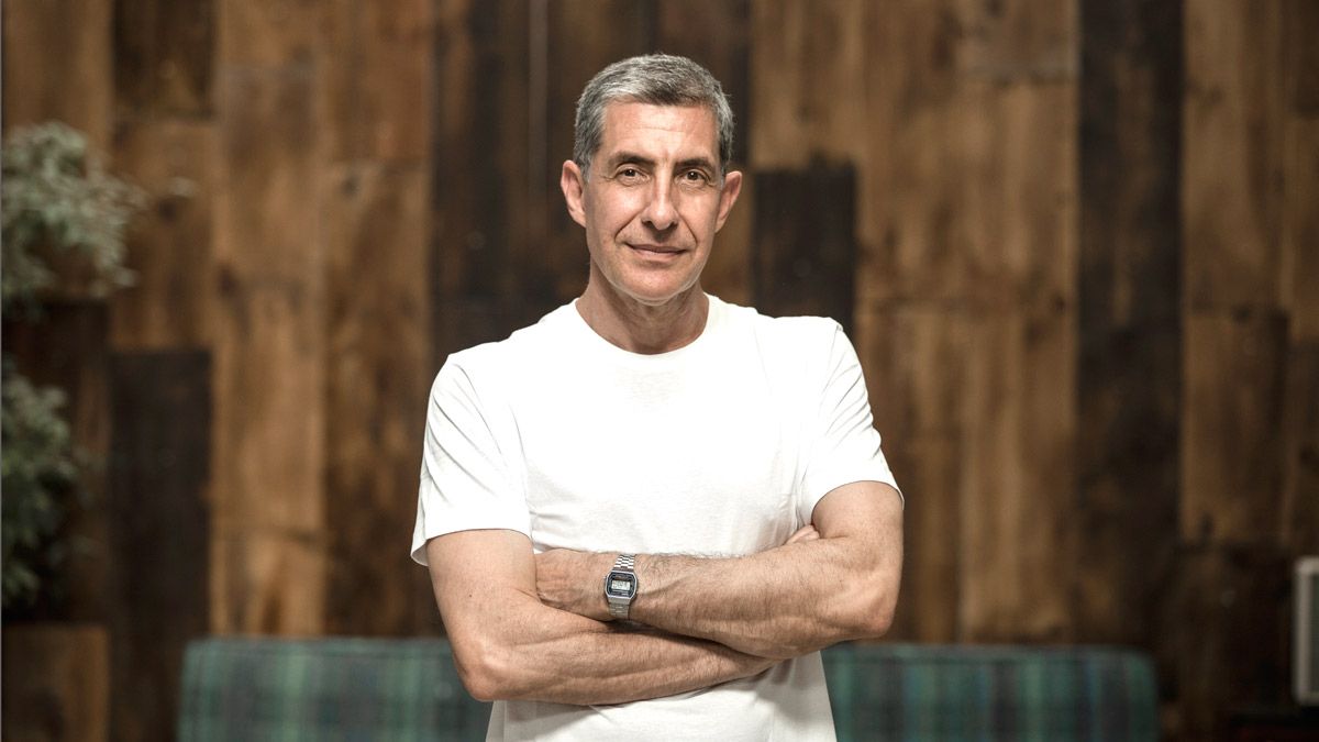 El autor de 'Frágiles humanos', Ernesto Calabuig. | BÁRBARA SÁNCHEZ PALOMERO