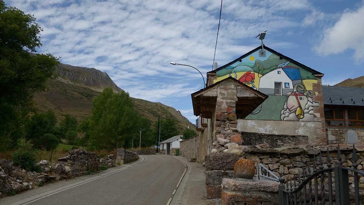 El mercado inmobiliario en el medio rural de León está en auge desde el comienzo de la pandemia. | MAURICIO PEÑA